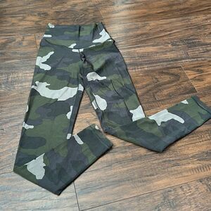 Aerie Camo Real Me 7/8 Hi-Rise Leggings - Size XS
